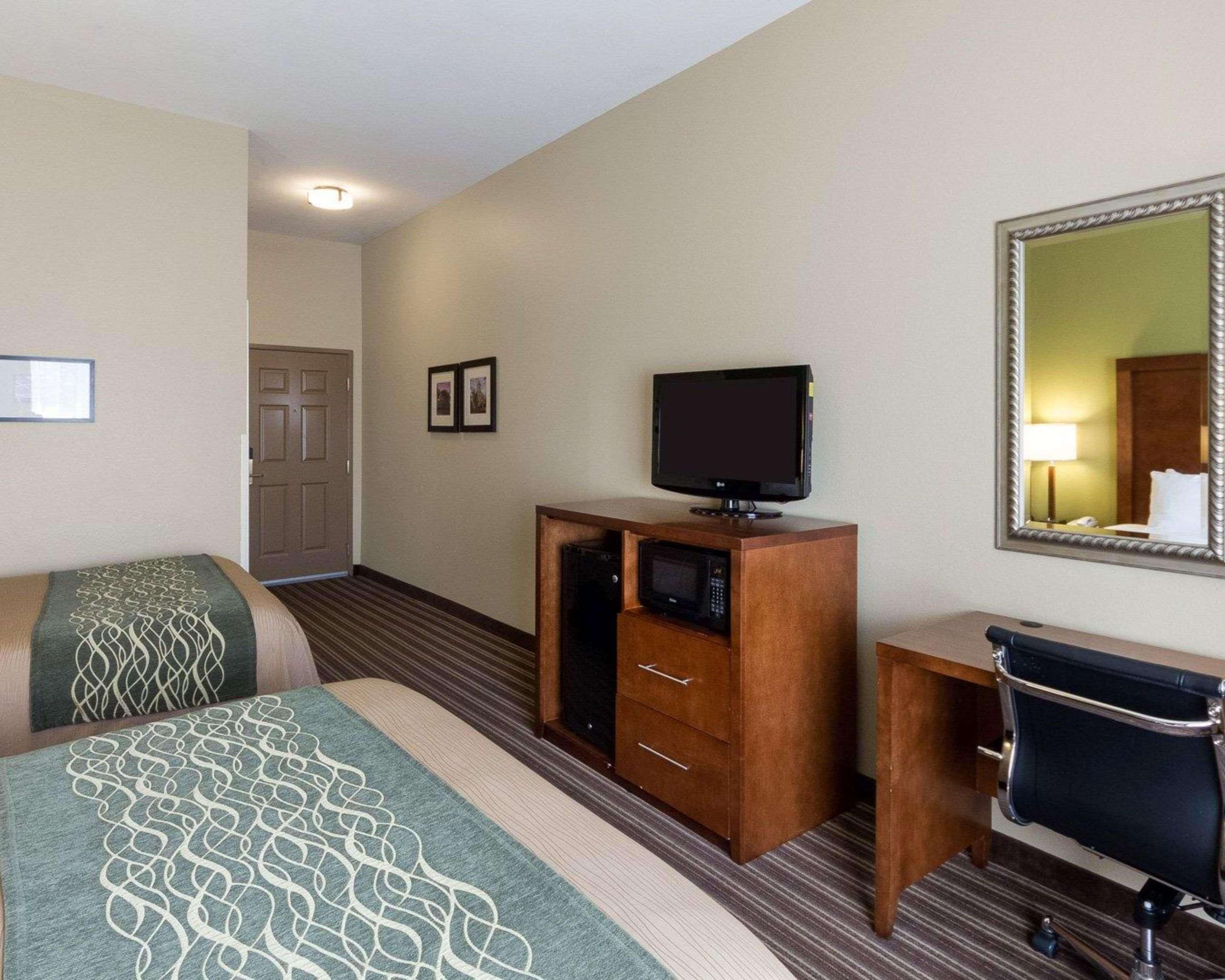 Comfort Inn & Suites Fayetteville-University Area Exterior foto